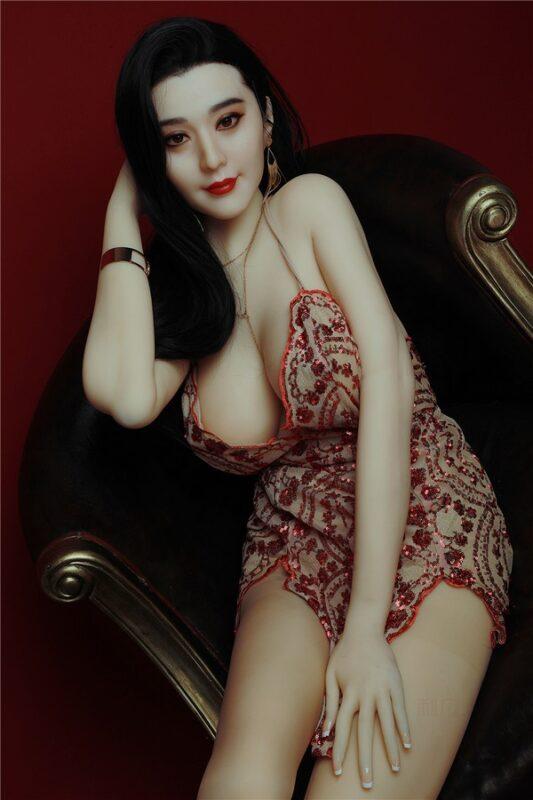 Dorotha - Fumetto Con Bambola Sessuale Effeminata