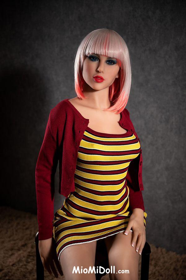 Liane - Bambola Sessuale Scopata Video Porno 8 Liane - Bambola Sessuale Scopata Video Porno