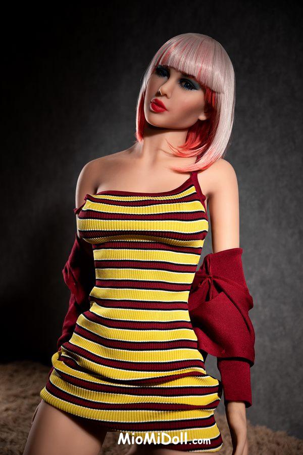 Liane - Bambola Sessuale Scopata Video Porno 4 Liane - Bambola Sessuale Scopata Video Porno