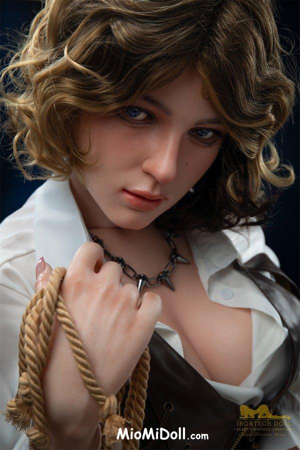 Sybyl - Fakehub Bambola Sessuale Dai Capelli Rossi 4 Sybyl - Fakehub Bambola Sessuale Dai Capelli Rossi