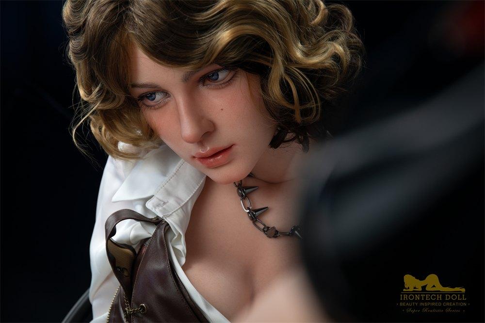 Sybyl - Fakehub Bambola Sessuale Dai Capelli Rossi 8 Sybyl - Fakehub Bambola Sessuale Dai Capelli Rossi