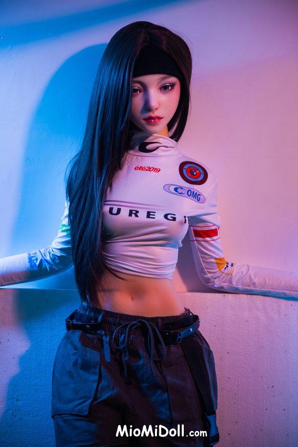 Ronny - Bela Dimitrescu Bambola Sessuale 15 Ronny - Bela Dimitrescu Bambola Sessuale