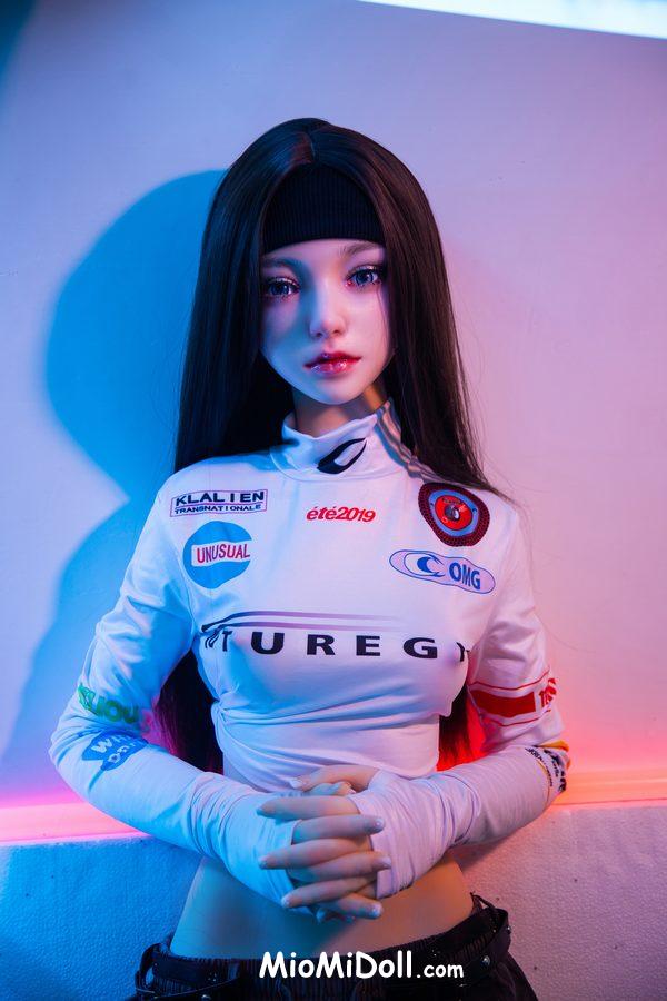 Ronny - Bela Dimitrescu Bambola Sessuale 1 Ronny - Bela Dimitrescu Bambola Sessuale