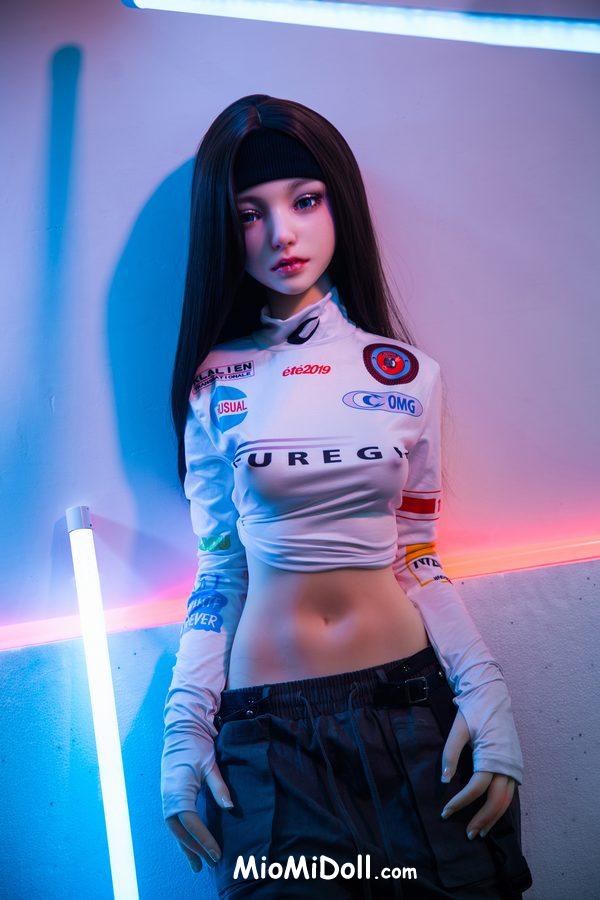 Ronny - Bela Dimitrescu Bambola Sessuale 8 Ronny - Bela Dimitrescu Bambola Sessuale