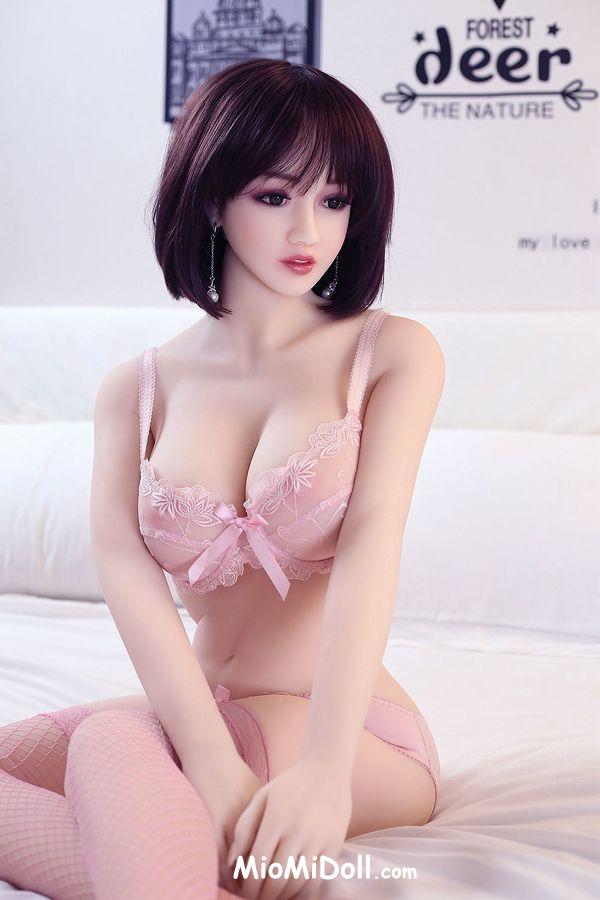 Wanetta - Porno Con Bambola Sessuale Molto Piccola 1 Wanetta - Porno Con Bambola Sessuale Molto Piccola