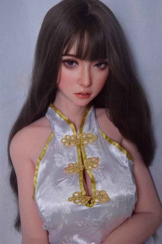 Aubree - Sesso Con Una Bambola Artificiale