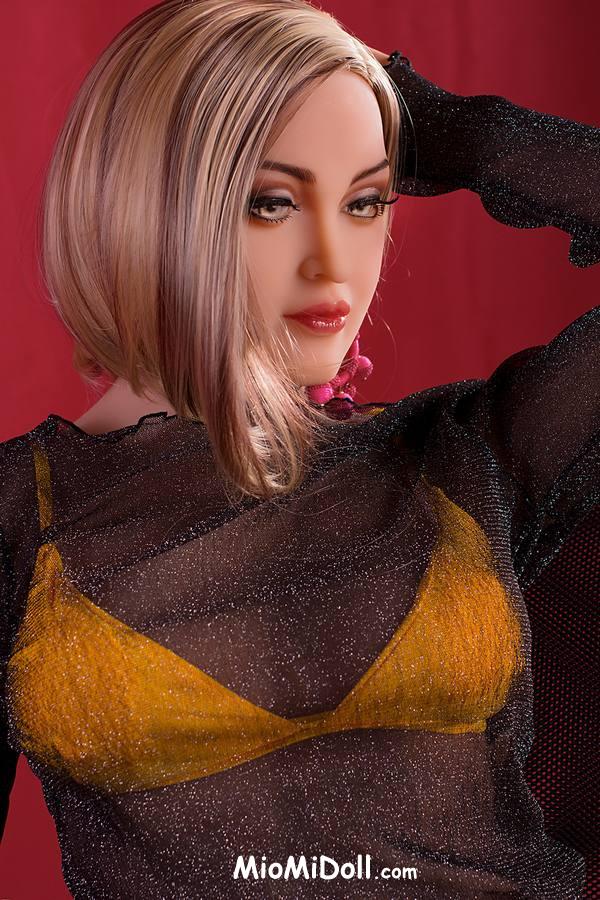 Sarena - Ragazza Che Cavalca Una Bambola Del Sesso Porno 9 Sarena - Ragazza Che Cavalca Una Bambola Del Sesso Porno