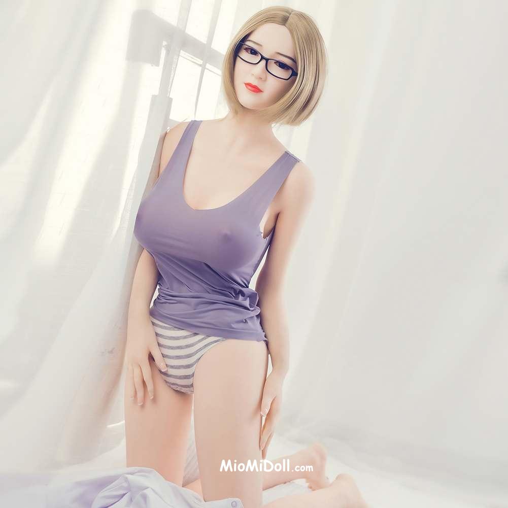 Lydia - Fabbriche Di Bambole Sessuali Per Adolescenti 5 Lydia - Fabbriche Di Bambole Sessuali Per Adolescenti