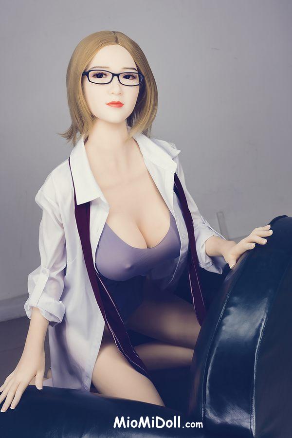 Lydia - Fabbriche Di Bambole Sessuali Per Adolescenti 4 Lydia - Fabbriche Di Bambole Sessuali Per Adolescenti