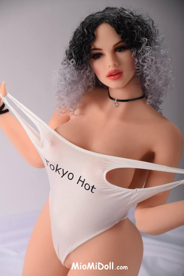 Flore - Mantenere I Capelli Della Bambola Del Sesso 6 Flore - Mantenere I Capelli Della Bambola Del Sesso