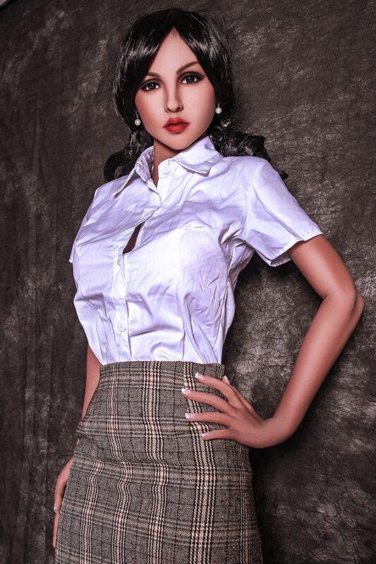 Letta - Bambola Sessuale Trovata In Francia