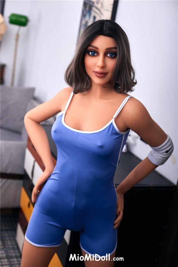 Delia - Scopare Una Bambola Sessuale Con Il Culo Grasso 11 Delia - Scopare Una Bambola Sessuale Con Il Culo Grasso