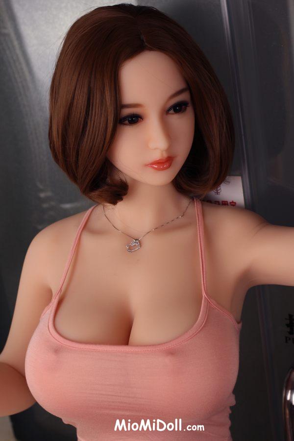 Kattie - Il Ragazzo Ha Sposato La Sua Bambola Sessuale. 5 Kattie - Il Ragazzo Ha Sposato La Sua Bambola Sessuale.