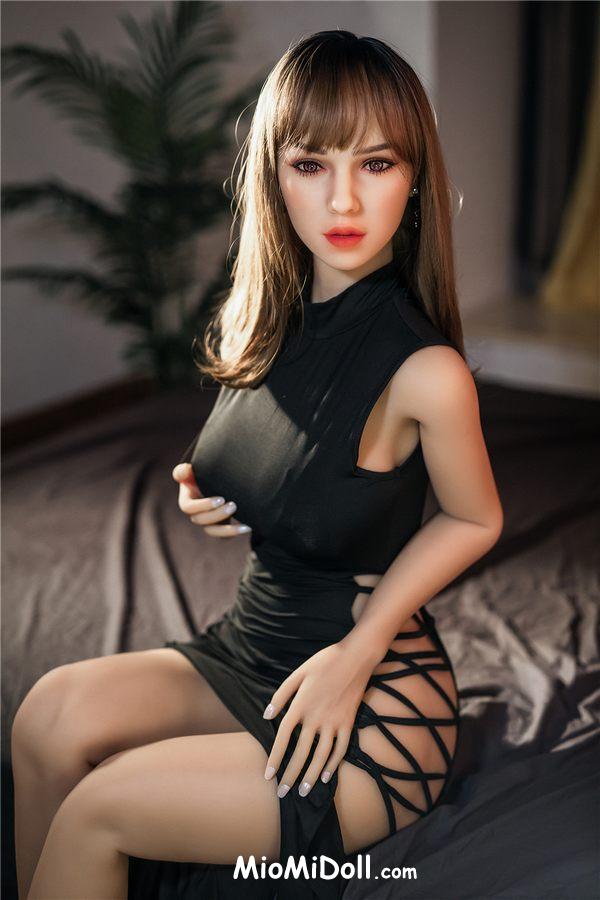 Brett - Brazzers Bambola Sessuale Latina 1 Brett - Brazzers Bambola Sessuale Latina