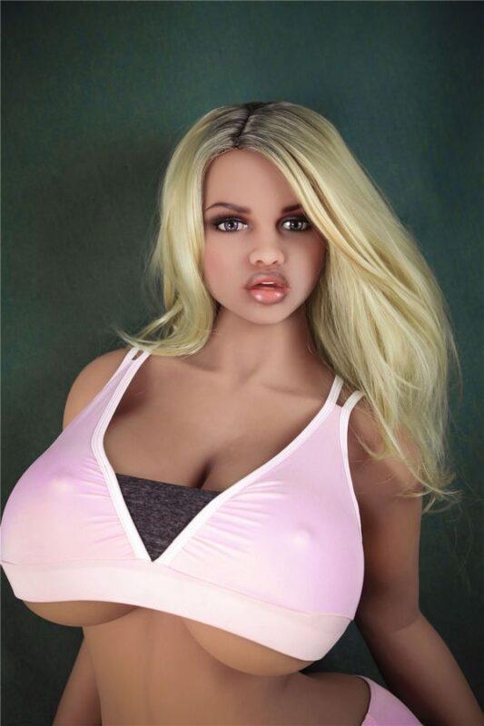 Romaine - Porno Con Bambole Sessuali Quasi Reali