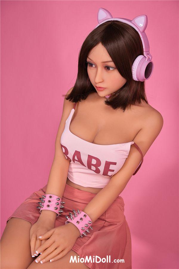 Ailyn - Amouranth Scopa Una Bambola Sessuale 1 Ailyn - Amouranth Scopa Una Bambola Sessuale