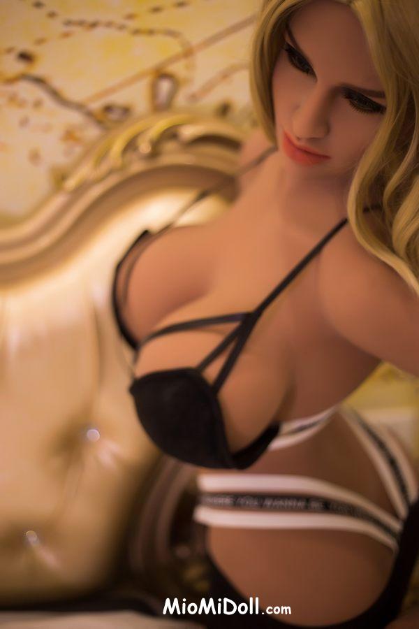 Inesita - Ragazzo Che Scopa Una Bambola Del Sesso Giocattolo 14 Inesita - Ragazzo Che Scopa Una Bambola Del Sesso Giocattolo