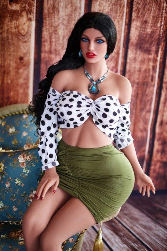 Biddy - Palpeggiamento Del Seno Su Bambola Sessuale