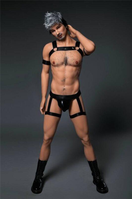 Allin - Vestire Una Bambola Del Sesso Porno