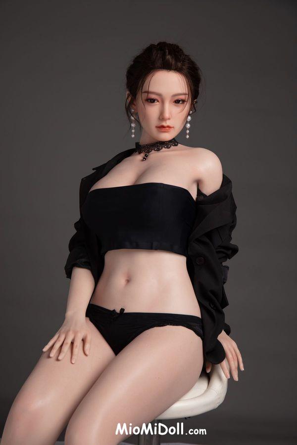 Alisson - Pene Succhiato Da Bambola Sessuale 10 Alisson - Pene Succhiato Da Bambola Sessuale