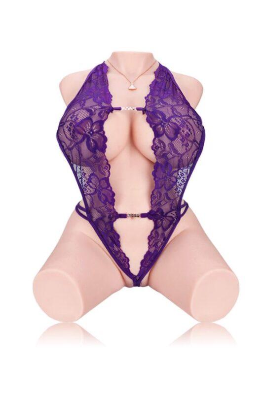 Hallie - Kanye Lancia Una Bambola Sessuale