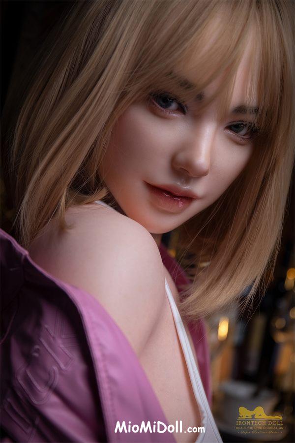 Deanne - Dildo A Forma Di Cavallo In Bambola Sessuale 6 Deanne - Dildo A Forma Di Cavallo In Bambola Sessuale