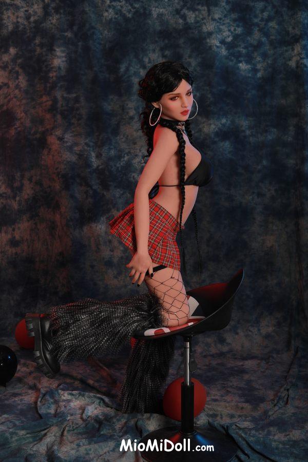 Dorcas - Video Porno Con Bambole Sessuali Reali 5 Dorcas - Video Porno Con Bambole Sessuali Reali