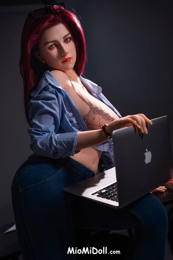 Katusha - Scambiata Per Una Bambola Sessuale Porno 9 Katusha - Scambiata Per Una Bambola Sessuale Porno