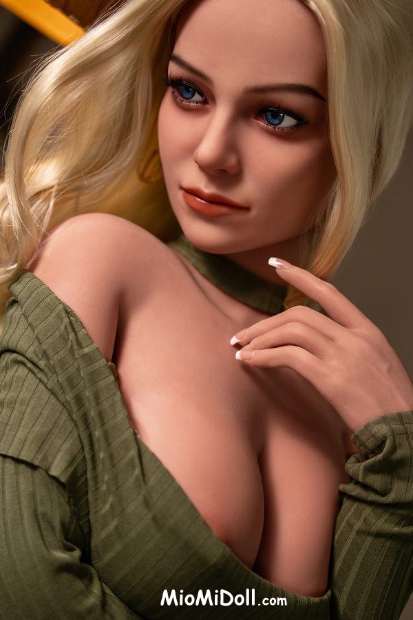 Rebekah - Gioco Sessuale 3D Con Bambola Ciliegia 1 Rebekah - Gioco Sessuale 3D Con Bambola Ciliegia