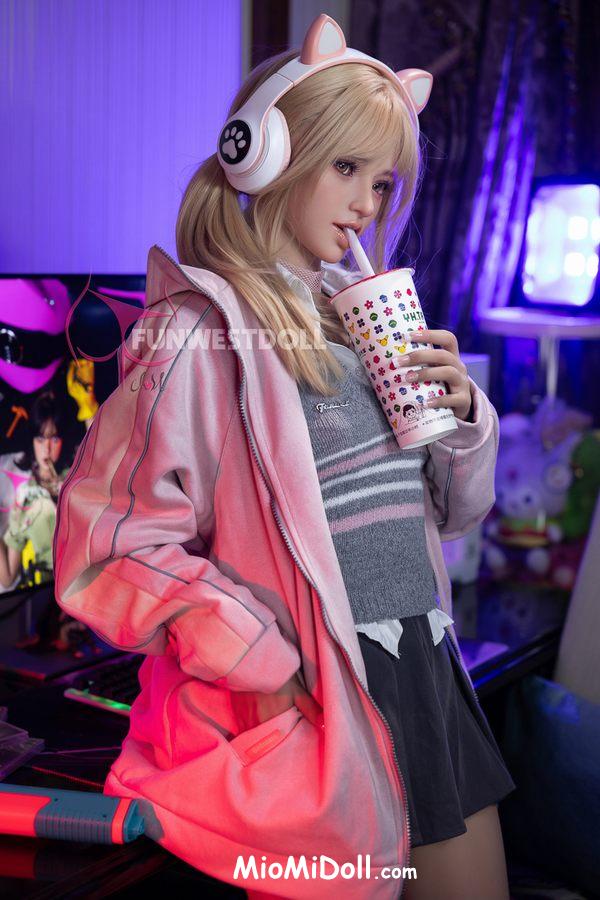 Ardelia - Pompino Con La Bambola Sessuale Asiatica 10 Ardelia - Pompino Con La Bambola Sessuale Asiatica