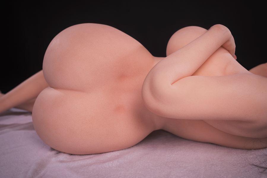 Amelina - Porno Con Bambole Sessuali Con Culo Grosso 16 Amelina - Porno Con Bambole Sessuali Con Culo Grosso