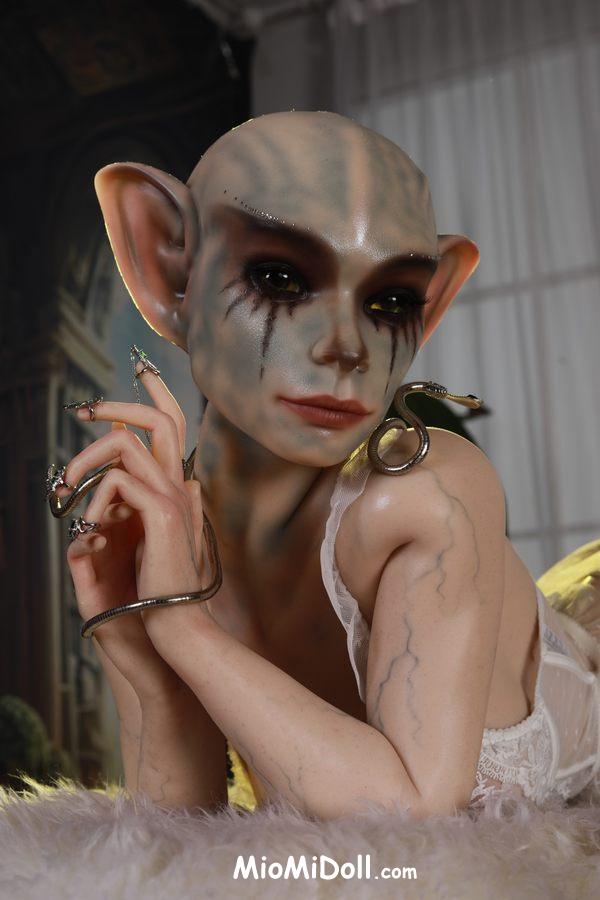 Deirdre - Brazzers Bambola Sessuale Nuovo Video 14 Deirdre - Brazzers Bambola Sessuale Nuovo Video