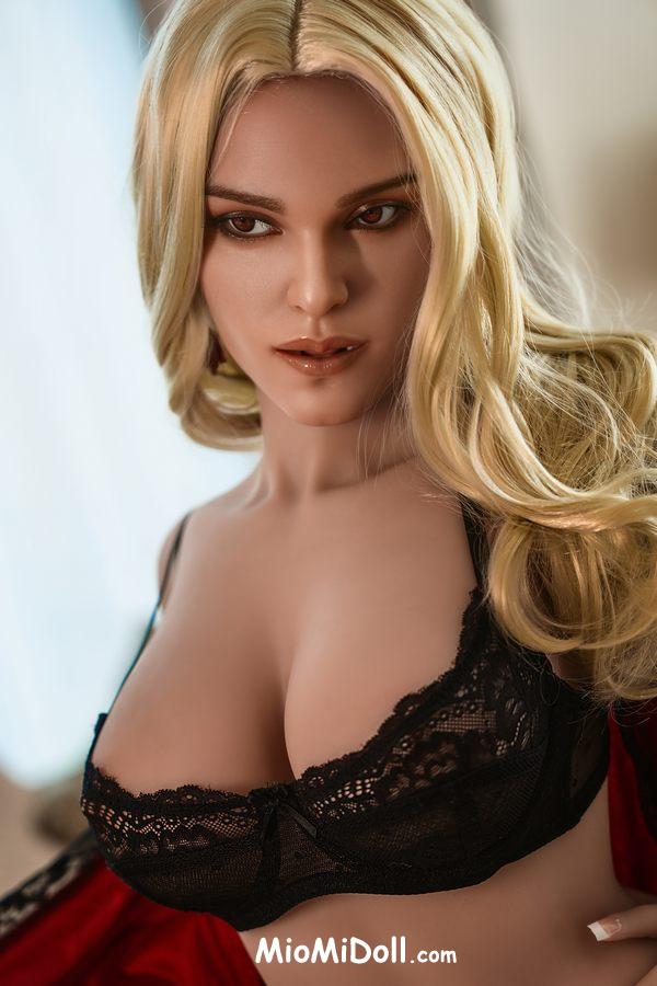 Ethelene - Piccola Bambola Sessuale Barbie 1 Ethelene - Piccola Bambola Sessuale Barbie