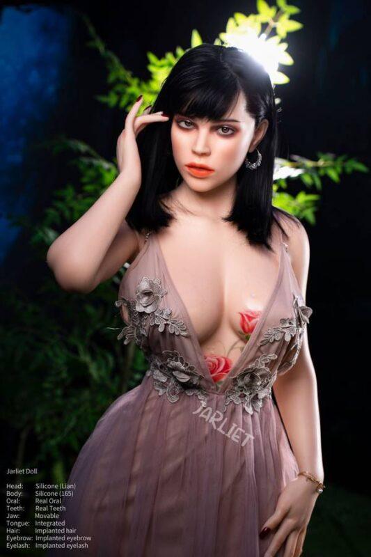 Shaunda - Due Uomini Scopano Una Bambola Sessuale