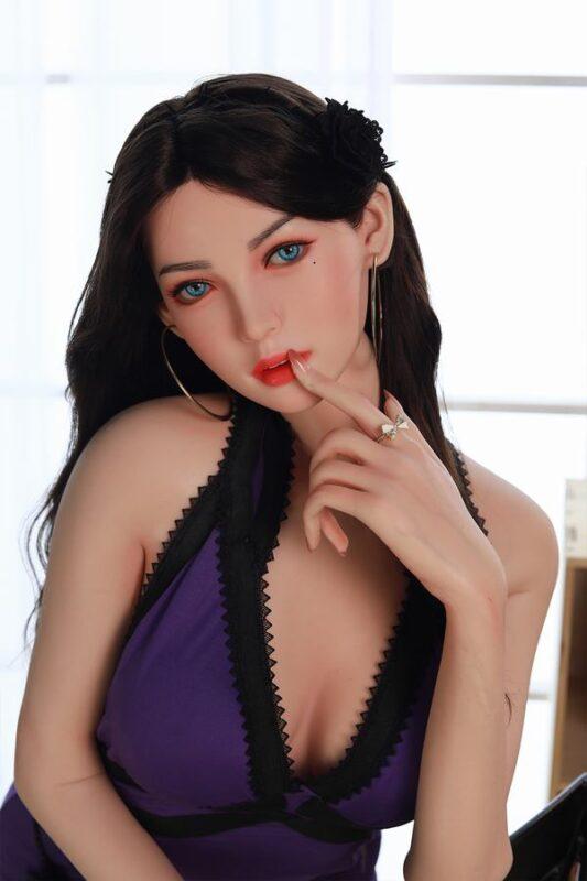 Brunilda - Sesso Con Bambola Porno